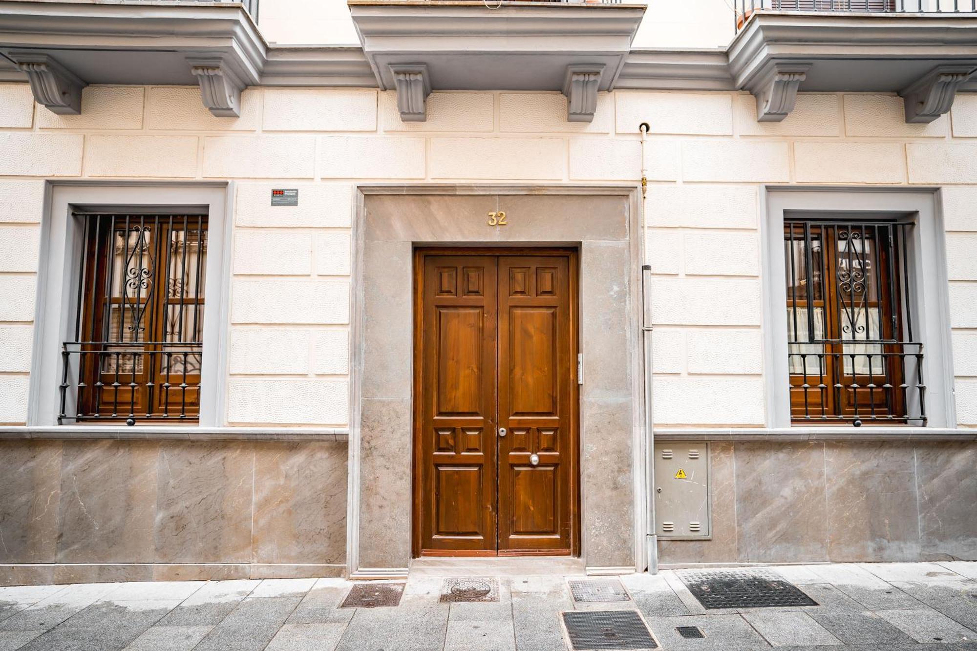 - Apartamento Con Patio Interior - Qh Plaza De La Trinidad, Granada